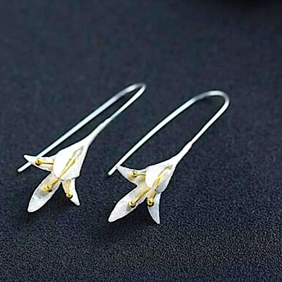 Sterling Silver Lily Flower Pollen Fish Hook Dangle Earrings - Picture 9 of 10